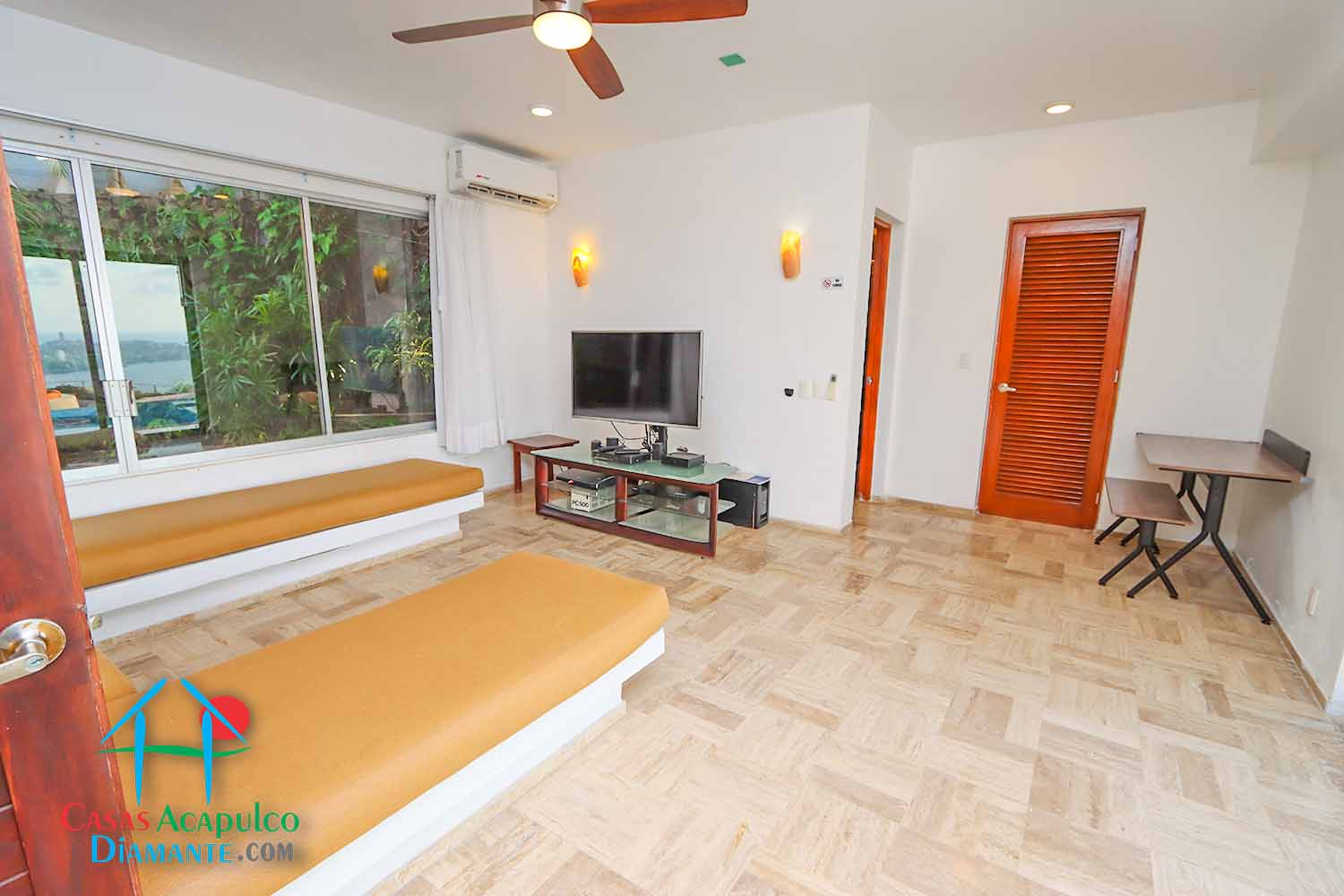 Puerta del Mar - Sala de televisión 1